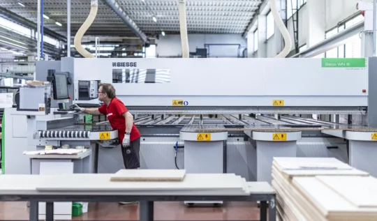 Ruční dokončovací práce — řemeslná výroba Spagnol Cucine