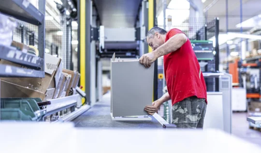 Finální kontrola kvality — výroba kuchyní Spagnol Cucine